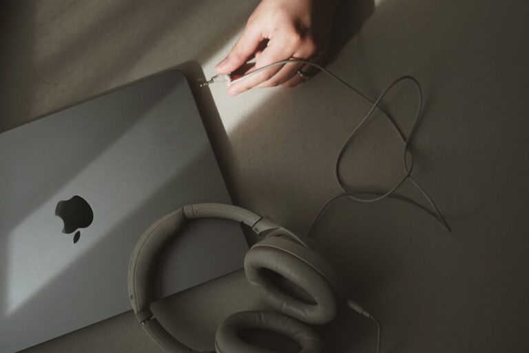 A Beginner’s Guide to Understanding Different Headphone Types